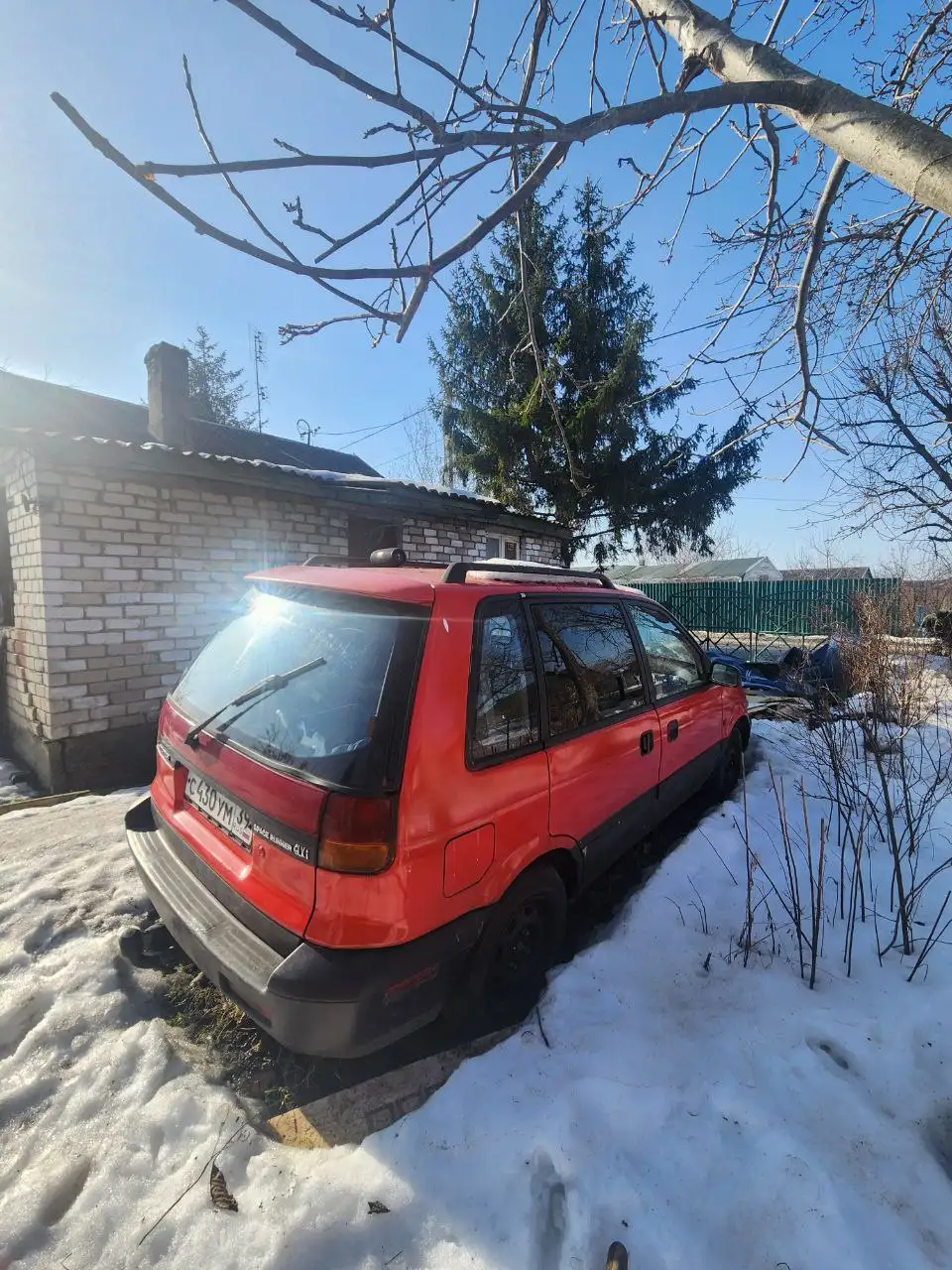Продажа двух Mitsubishi Space Runner 1992 года - Запчасти (Авто) в Калининград