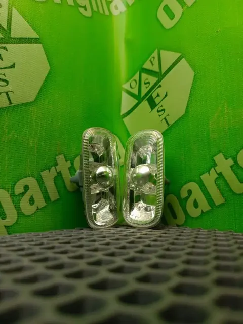 Повторитель поворота Audi A6 C5 AVANT BDH 2.5TDI 2001 - Автомасла и жидкости в Калининград