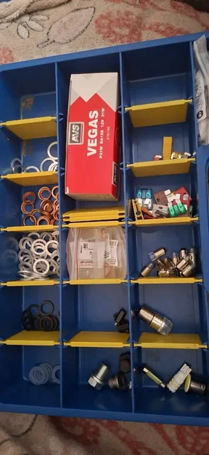 Продажа новых автозапчастей - Автомасла и жидкости в Калининград