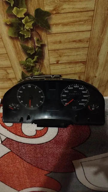 Продажа Audi 80 с автоматической коробкой передач - Аксессуары для авто в Калининград