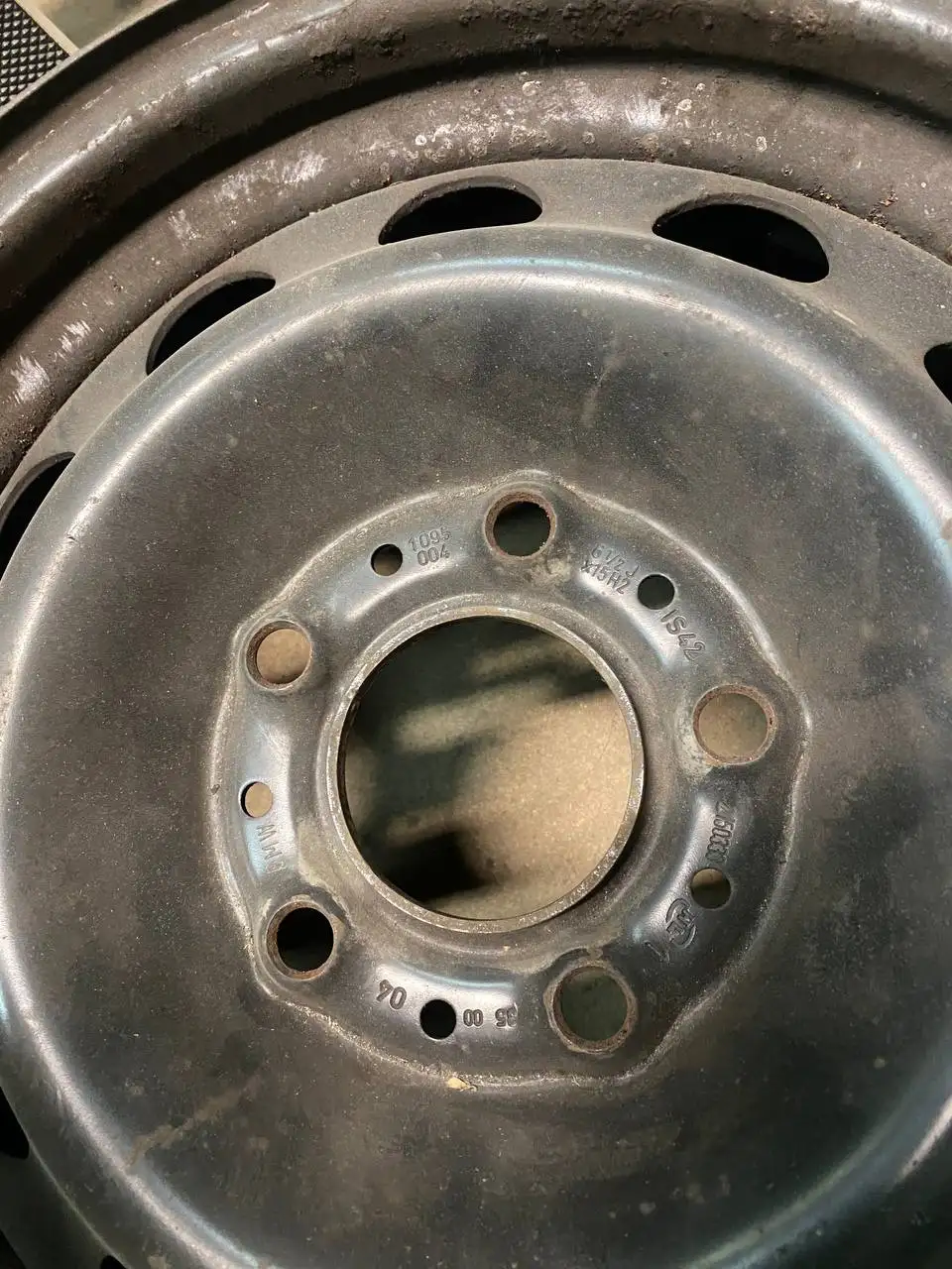 Продам штампованные диски на BMW - Запчасти (Авто) в Калининград