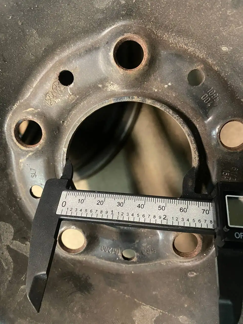 Продам штампованные диски на BMW - Запчасти (Авто) в Калининград