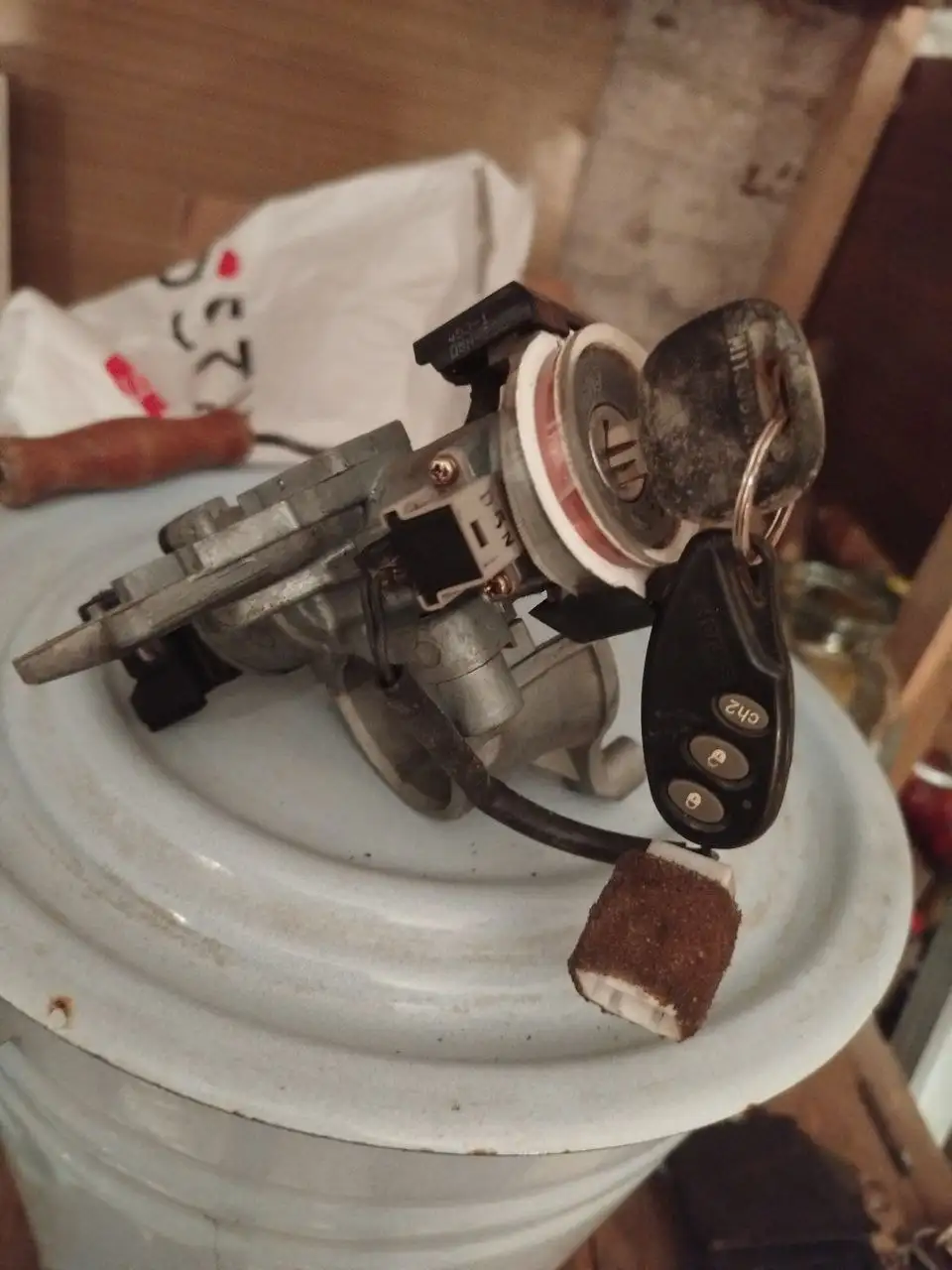 Мицубиси Галант 7 замок зажигания - Автозапчасти (Запчасти) в Калининград