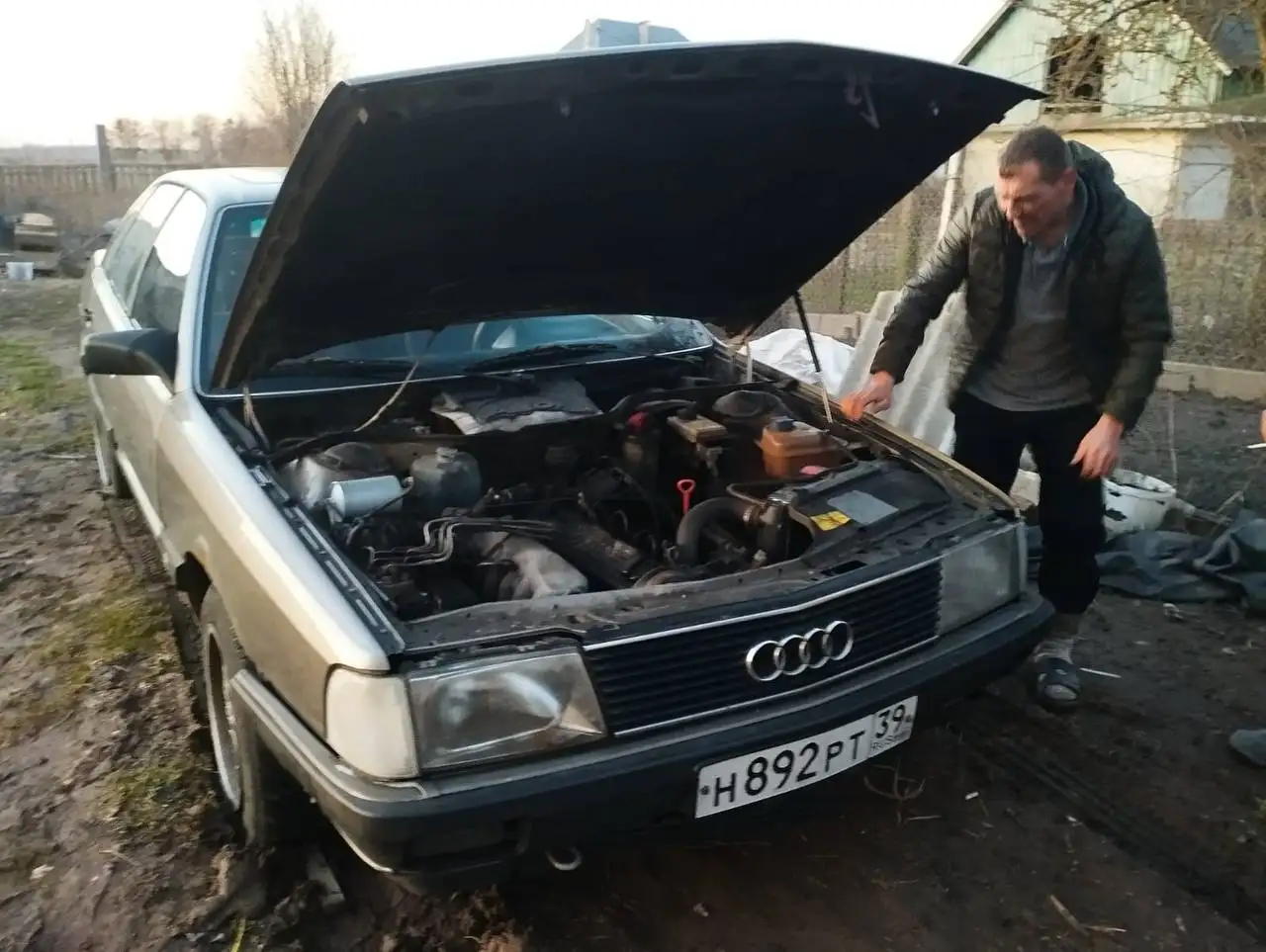 Запчасти для Audi 100 C3 дорестайлинг - Автомобильные запчасти (Запчасти) в Калининград