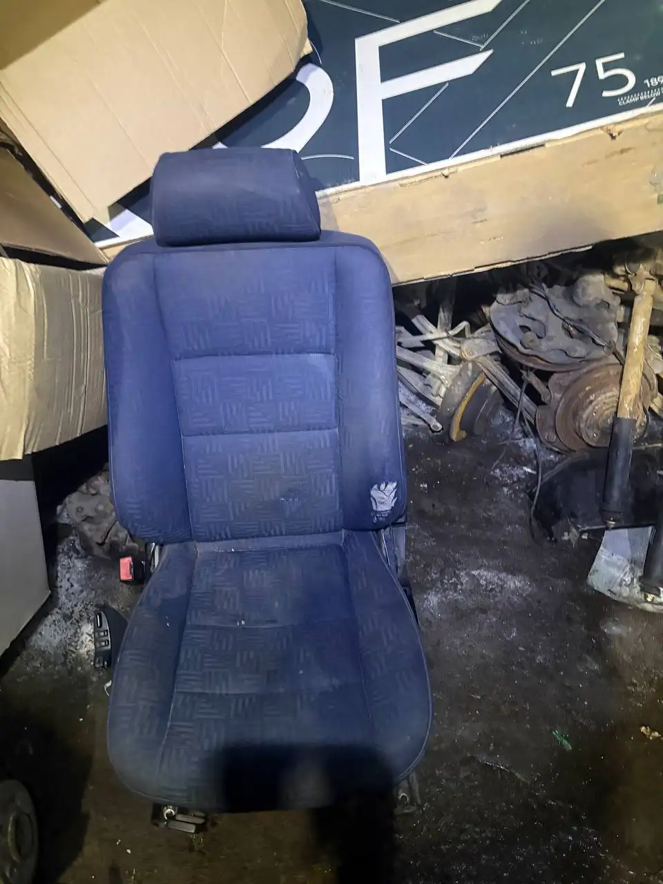 Сидения карты Mercedes W202 рестайлинг 8000 универсал - Автозапчасти (Запчасти) в Калининград