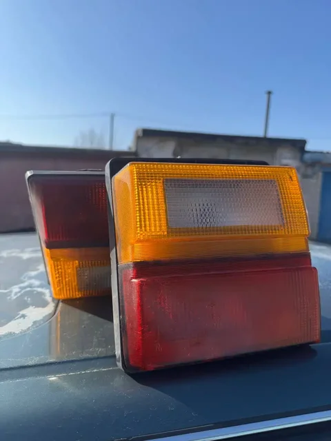 Продам фару Hella оригинал на Audi 100 C3 - Строительная техника в Калининград