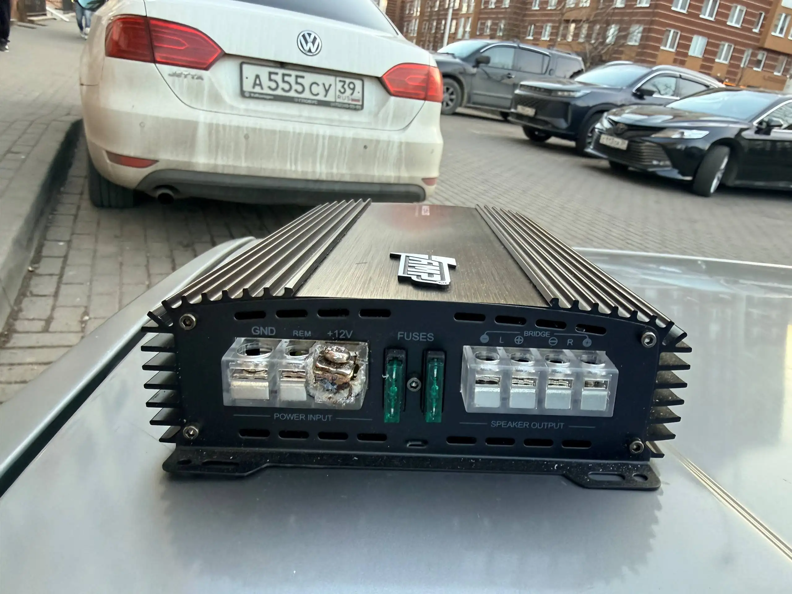 Продажа усилителя AMP и короба с буфом - Аудио (Авто) в Калининград