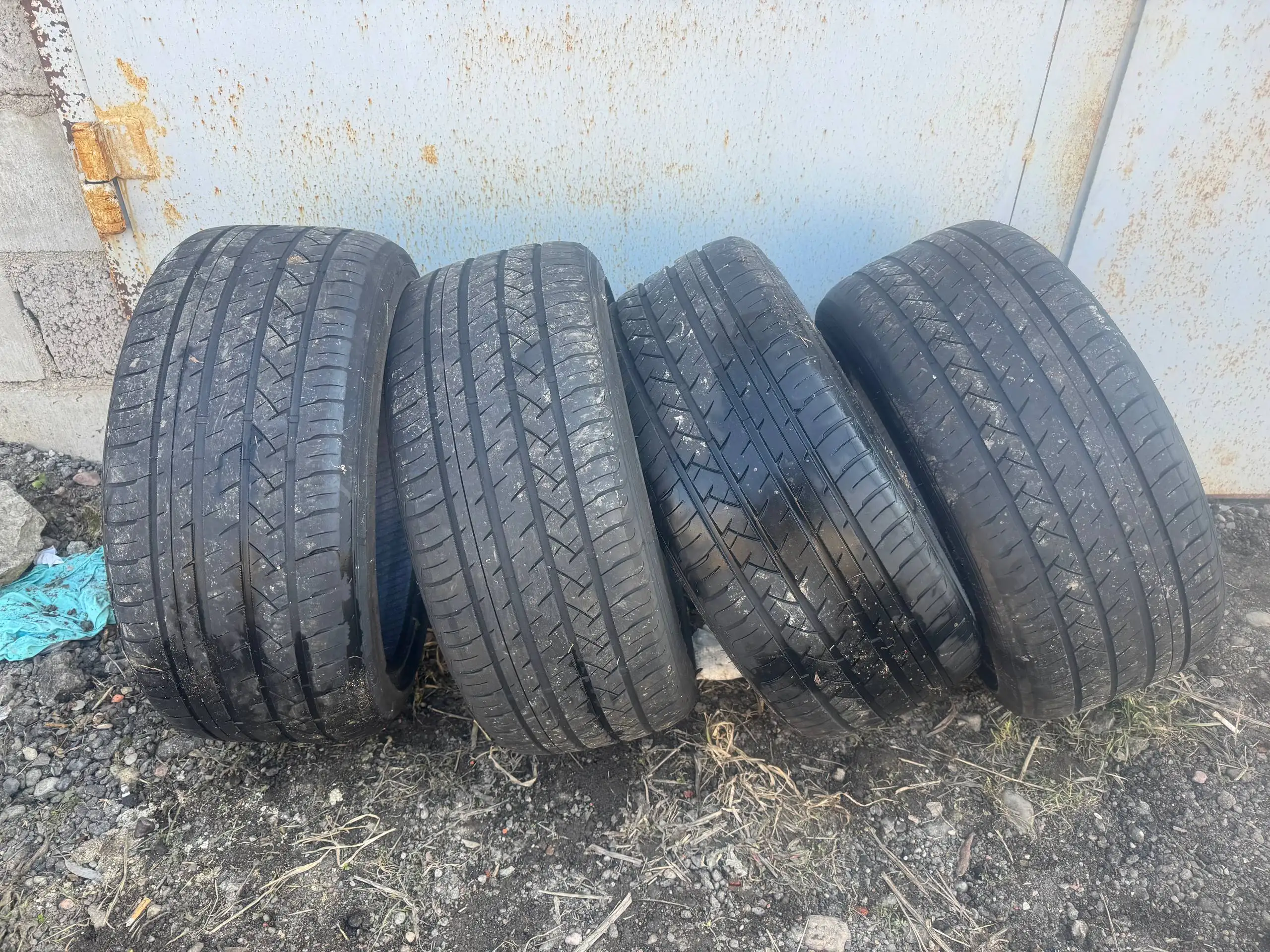 Продам комплект резины Sonix 225/40R18 - Шины и диски (Авто) в Гусев