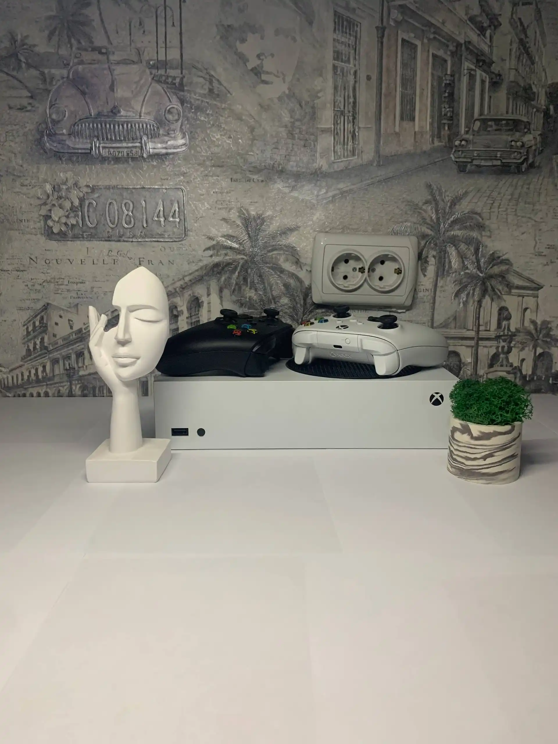 Продажа игровых приставок Xbox и PlayStation