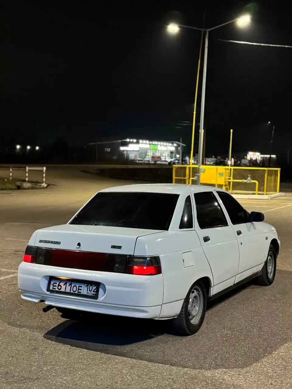 ВАЗ 2110 2002 года в белом цвете