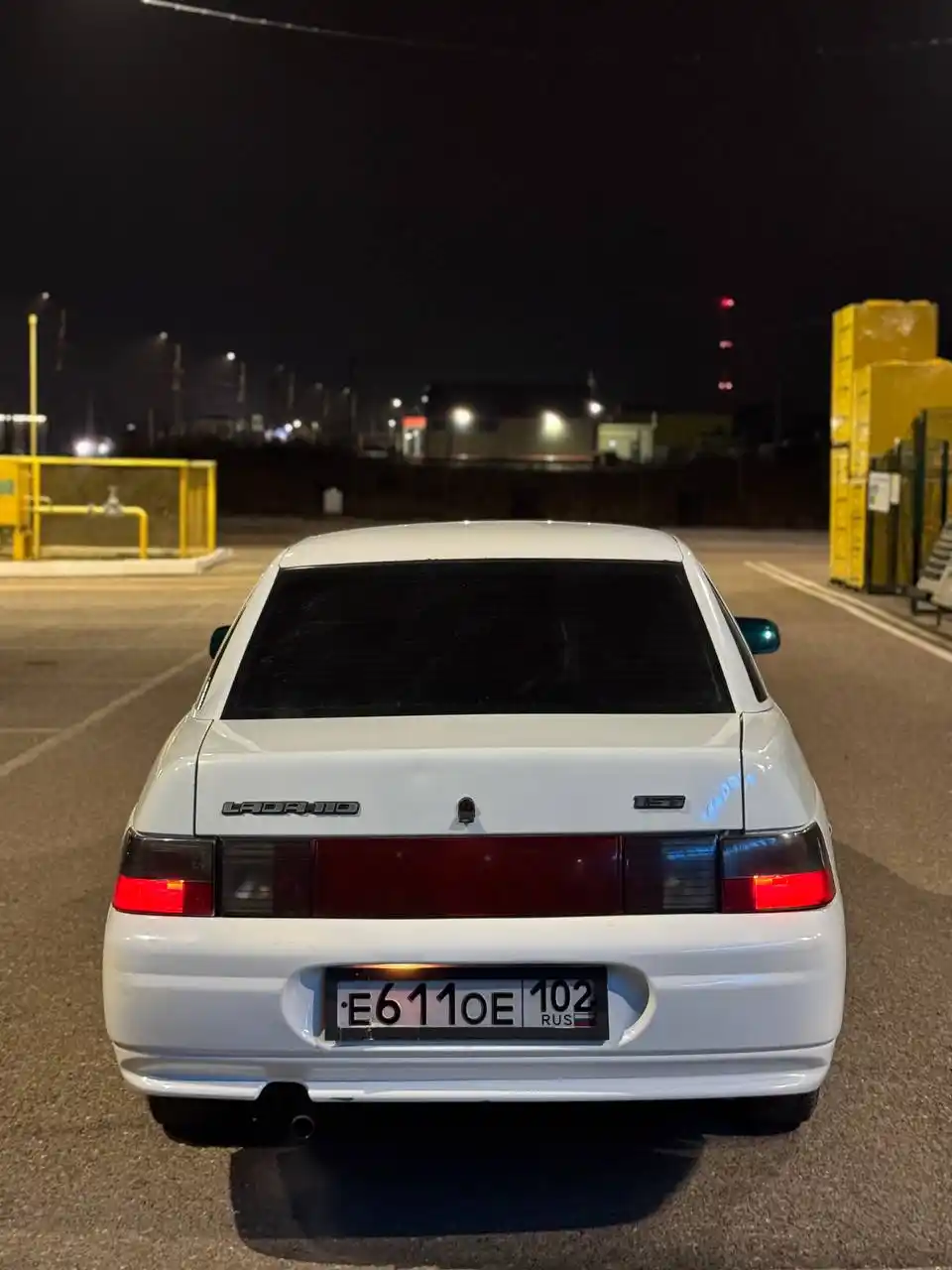 ВАЗ 2110 2002 года в белом цвете