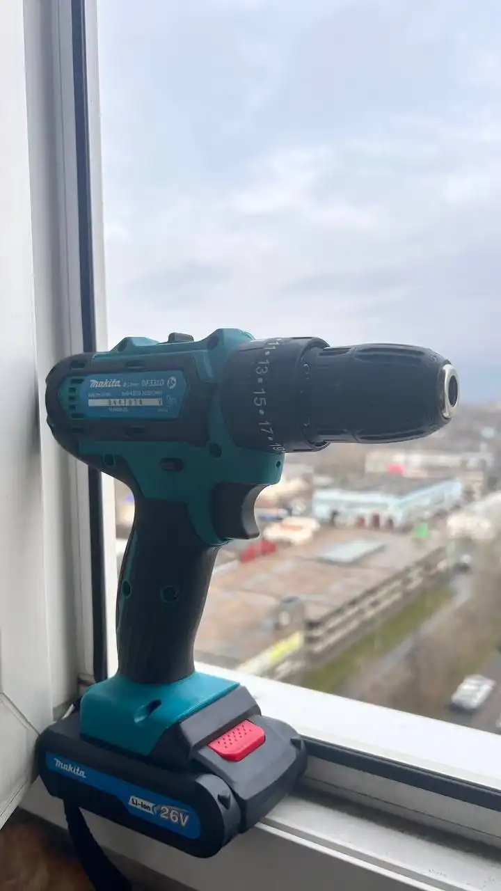 Шуруповерт макита