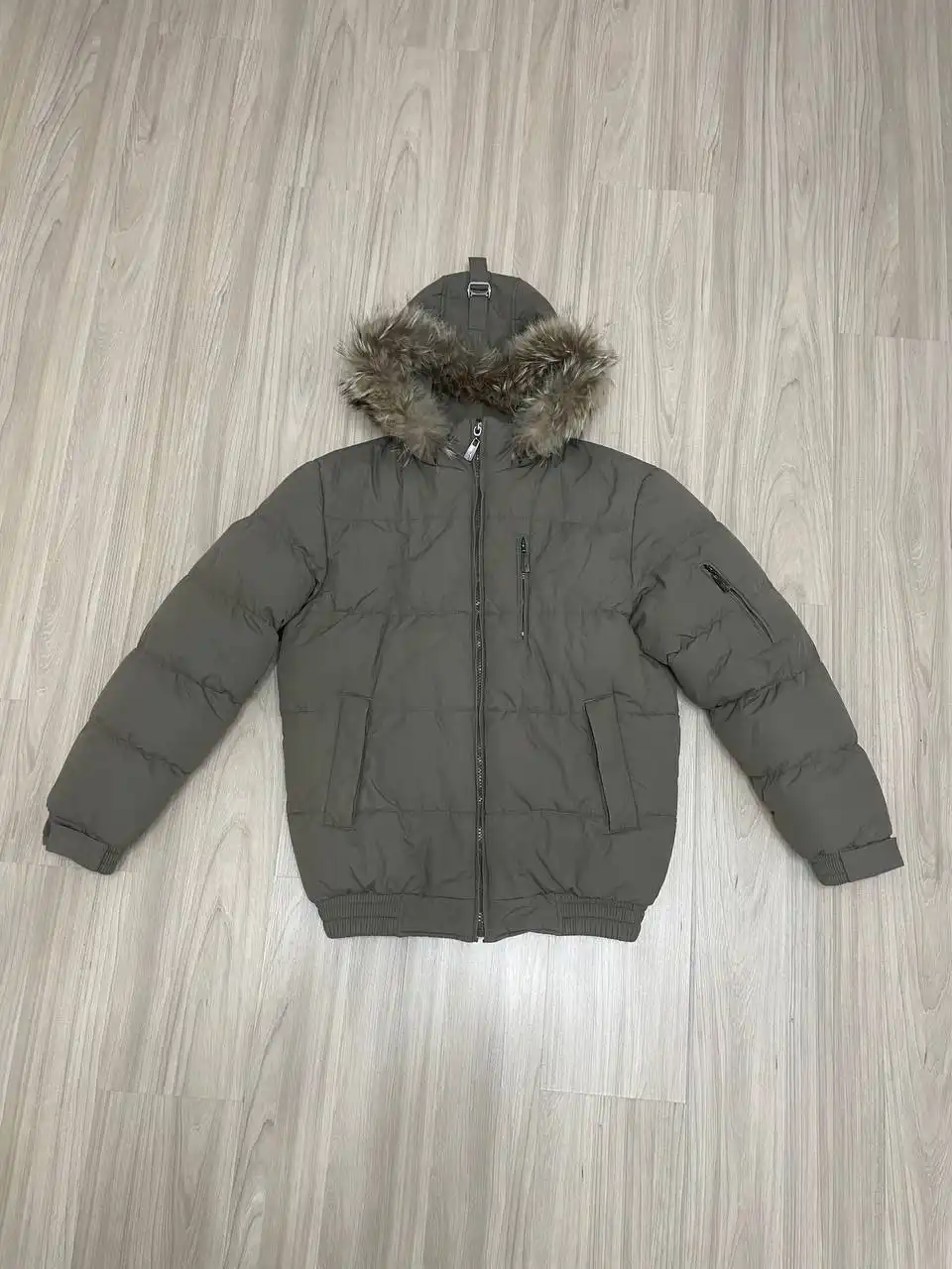 Мужской пуховик в отличном состоянии