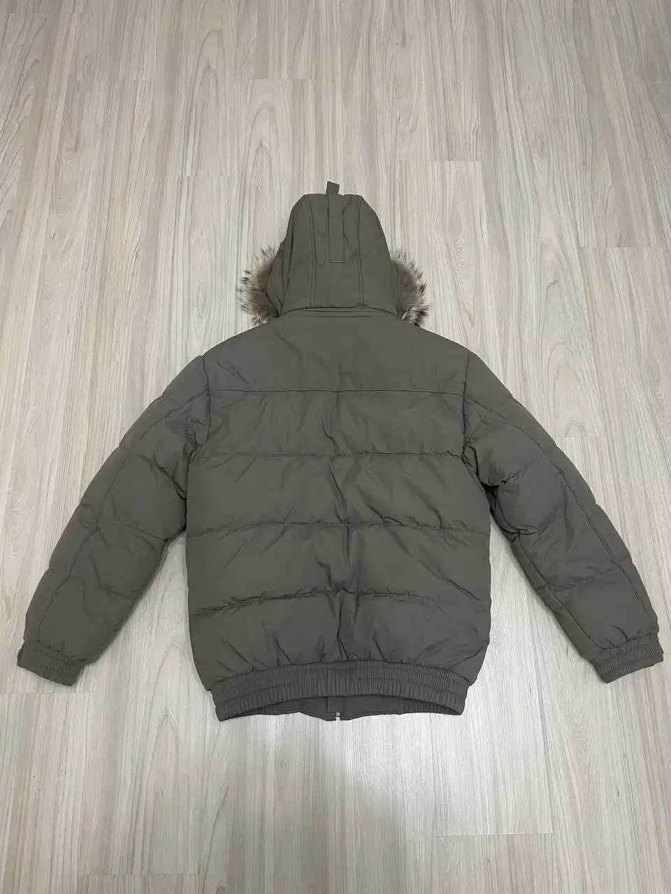 Мужской пуховик в отличном состоянии