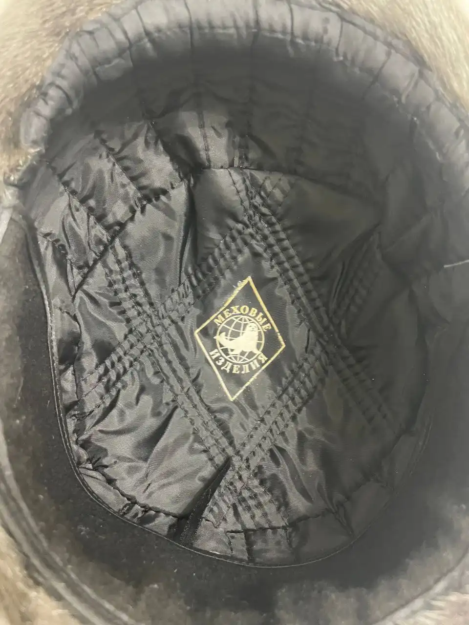 Продажа зимней кепки из меха нерпы