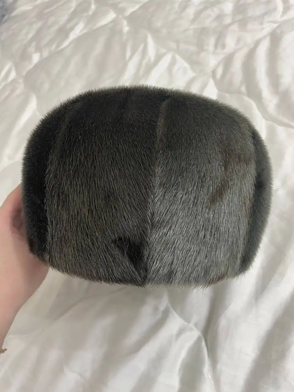 Продажа зимней кепки из меха нерпы