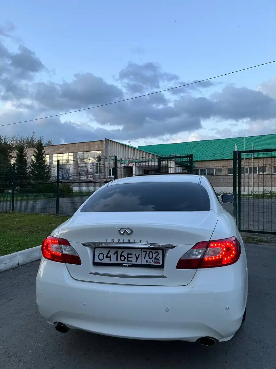 Продам Infiniti M25 2011 года