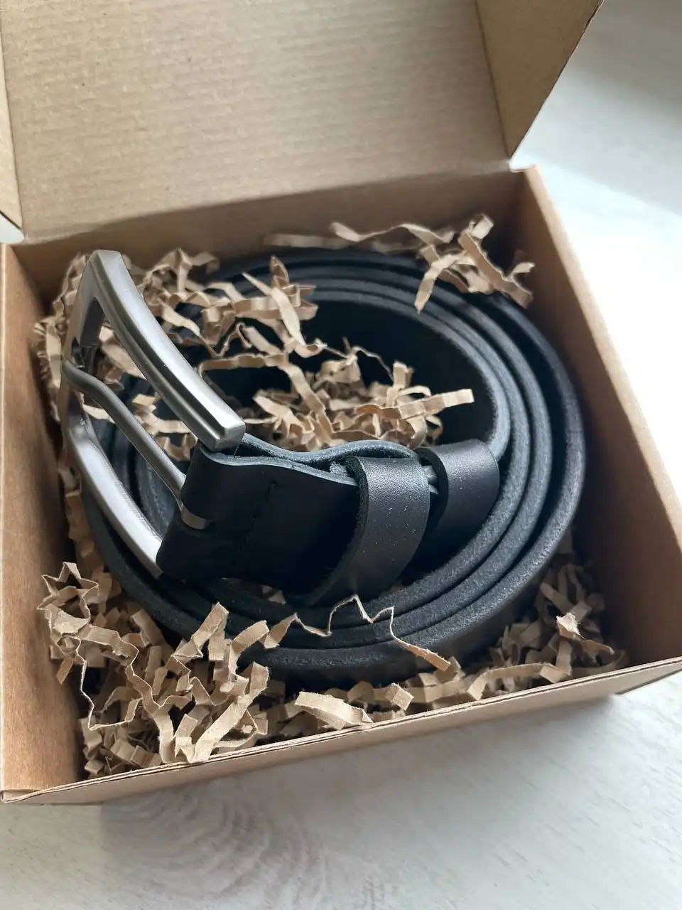 Мужской кожаный ремень ручной работы