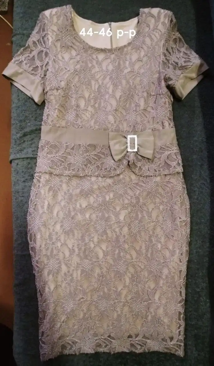 Коктейльное платье в отличном состоянии