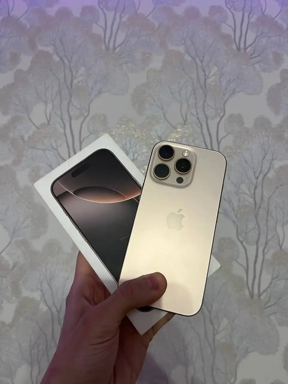 Продам iPhone 16 Pro