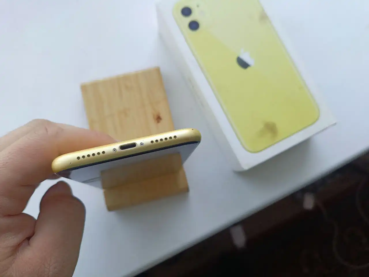 iPhone 11 желтый 64 ГБ в удовлетворительном состоянии - Смартфоны (Электроника) в Уфа