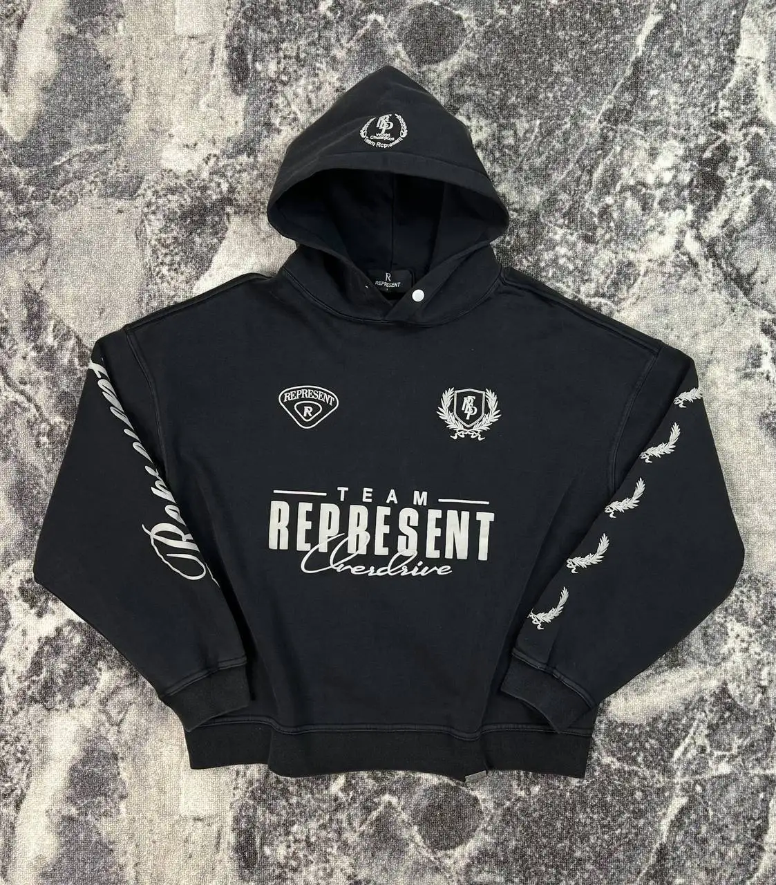 Худи новое - Верхняя одежда (Одежда) в Уфа