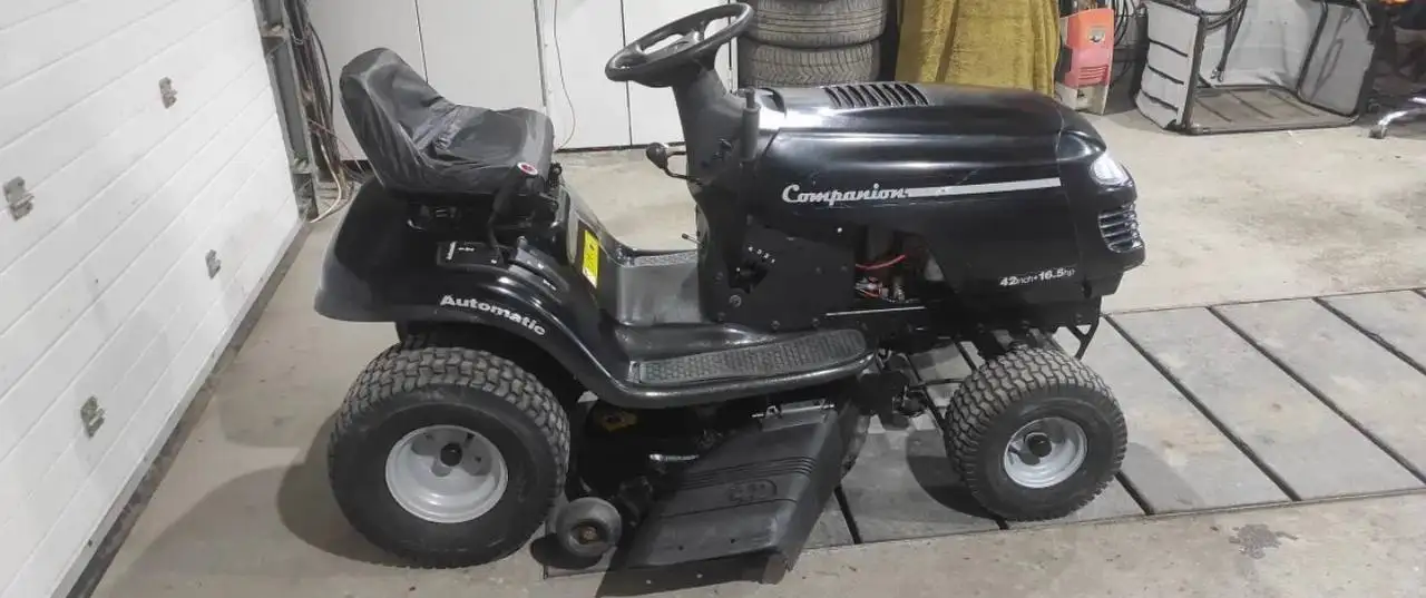 Продам садовый трактор, газонокосилку - Садовый трактор/газонокосилка (Для дома и дачи) в Уфа