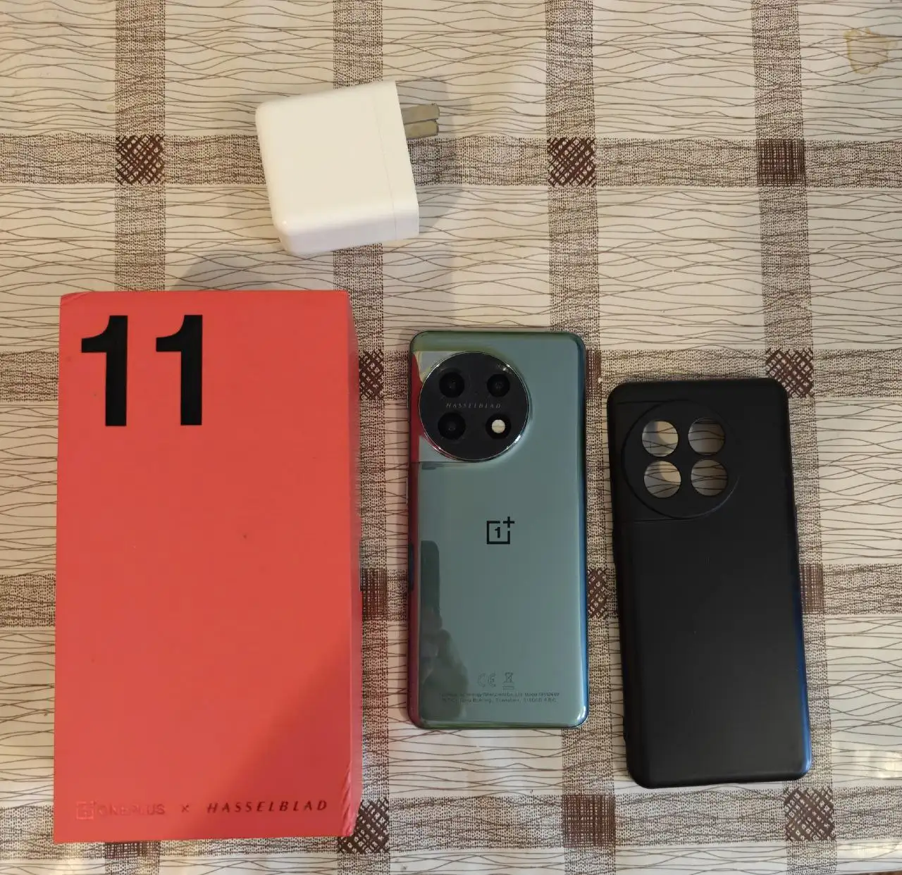 Смартфон OnePlus 11 16/256 Eternal в отличном состоянии - Смартфоны (Электроника) в Уфа