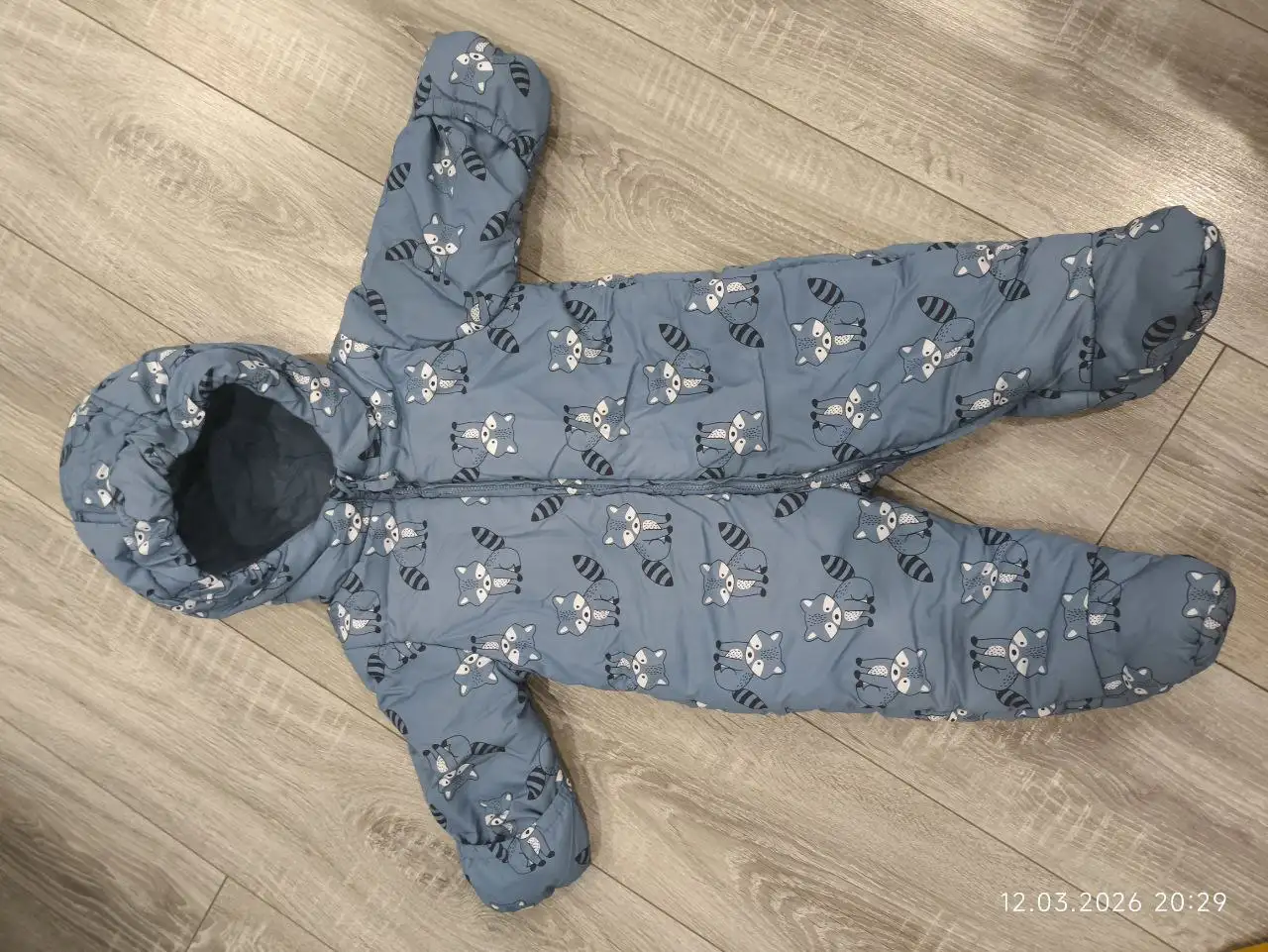 Продажа детского комбинезона, демисезонной куртки и iPad 4 - Планшеты (Электроника) в Уфа