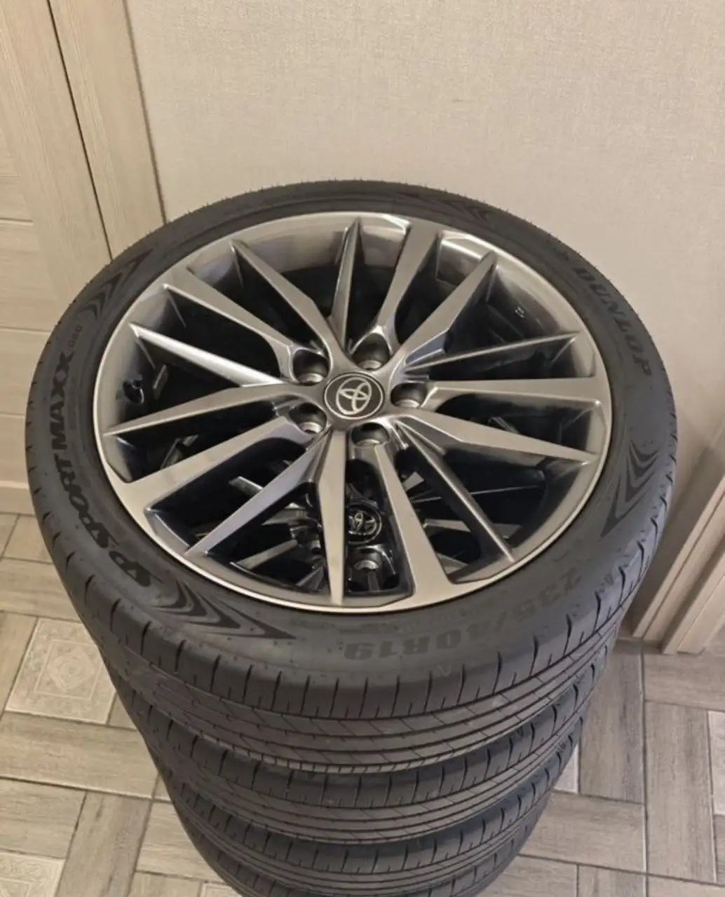 Продам колеса Toyota Camry R19 с дисками и резиной Dunlop - Колеса и диски (Запчасти) в Уфа