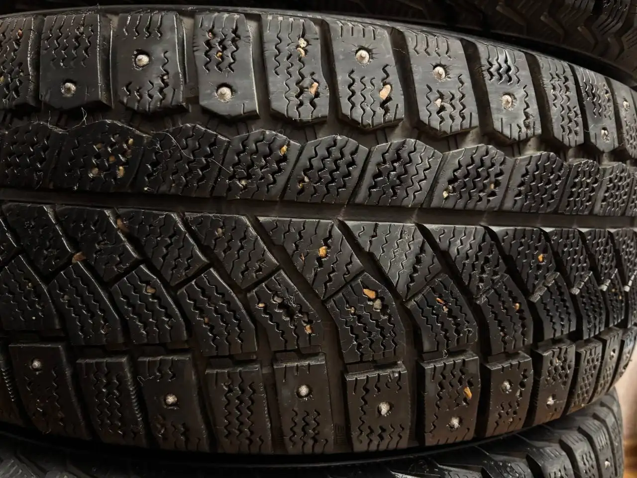 Автошины Viatti 205/60 R16 с шипами - Шины и диски (Авто) в Уфа