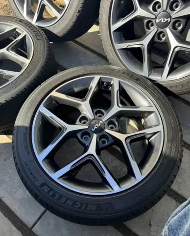 Оригинальные колеса Kia R17 с резиной Michelin - Мотоциклы и мототехника в Уфа