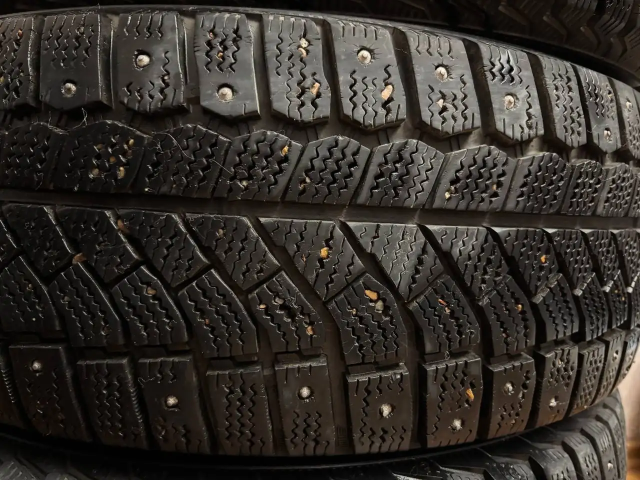 Продажа шин Viatti 205/60 R16 с шипами - Шины и диски (Авто) в Уфа