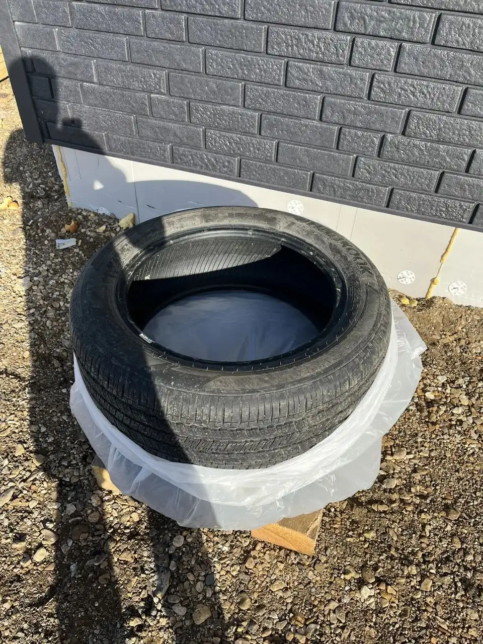 Комплект летних шин 225/55/17 с заплаткой - Шины и диски (Запчасти) в Уфа
