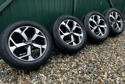 Продам колеса в сборе 4 шт R17 114.3 DIA 67.1 ET48,5 с резиной Maxxis 225/60 2024 года - Прицепы в Уфа