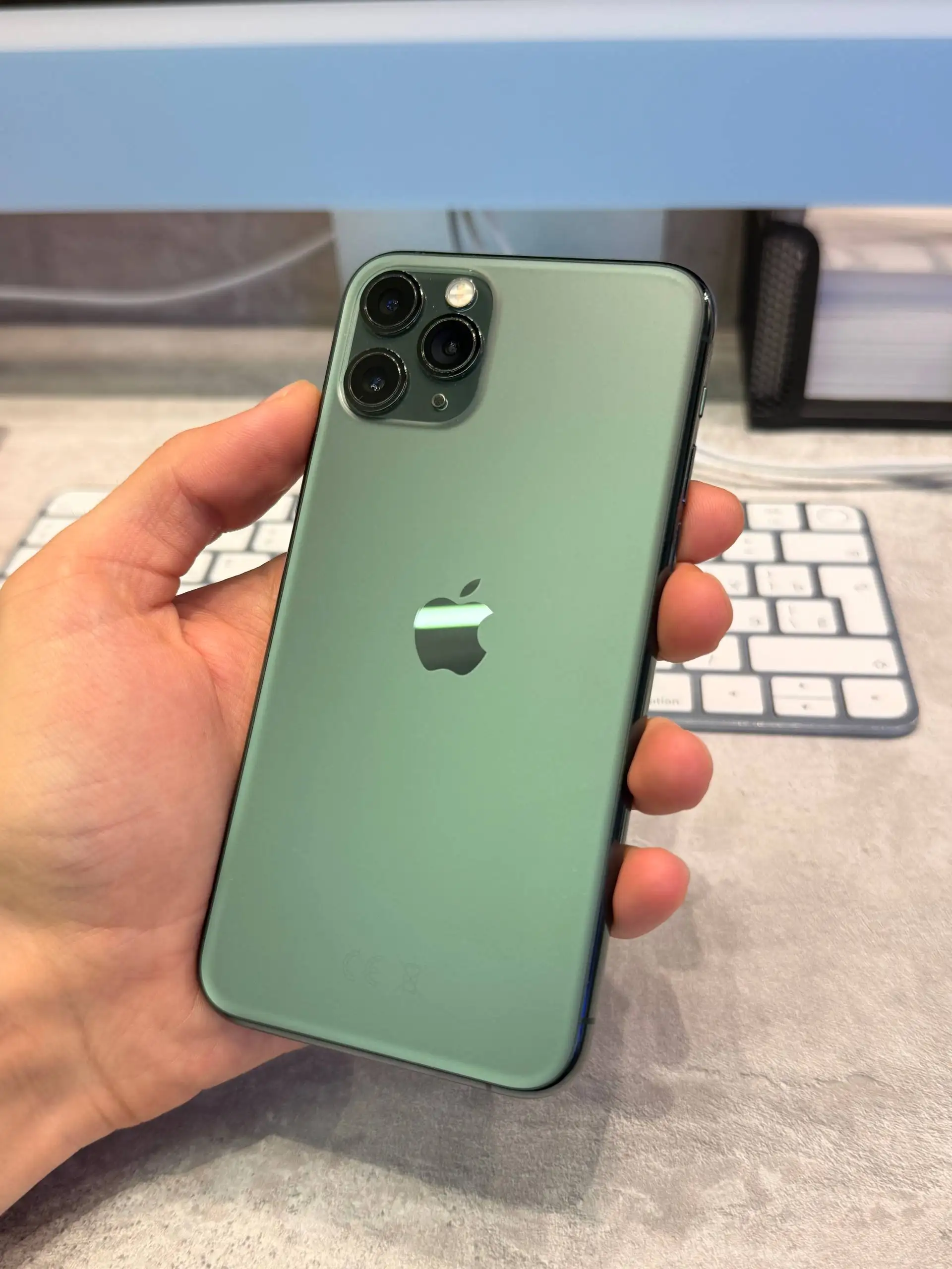 iPhone 16 Pro и iPhone 11 Pro - Смартфоны (Электроника) в Уфа