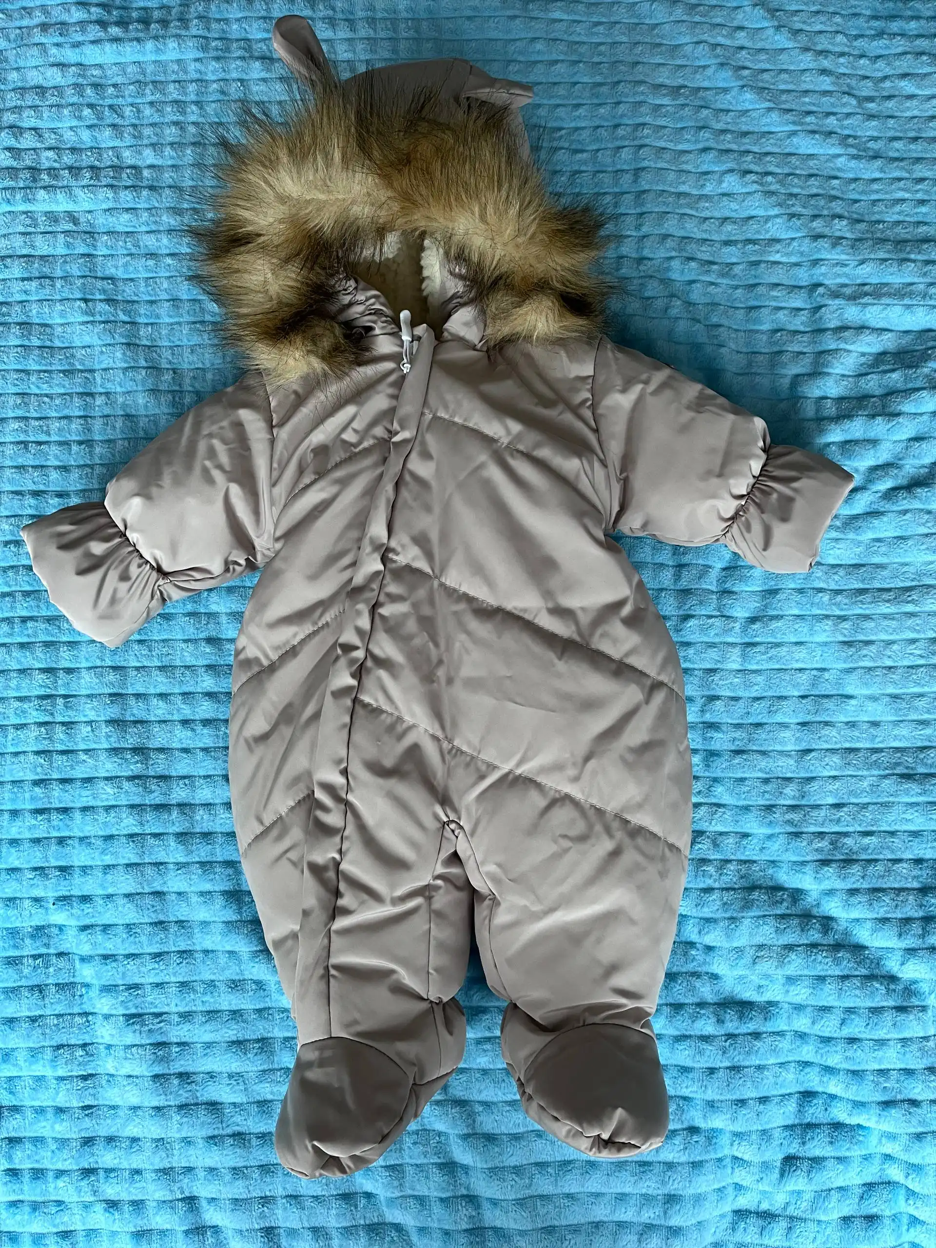 Продажа зимних комбинезонов Разбойники