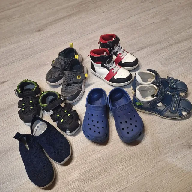 Обувь б/у пакетом размеры 27-30 и новые штаны, сандали - Одежда в Чебоксары