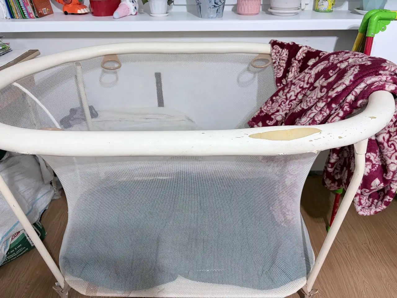 Отдам за шоколадку Аленку