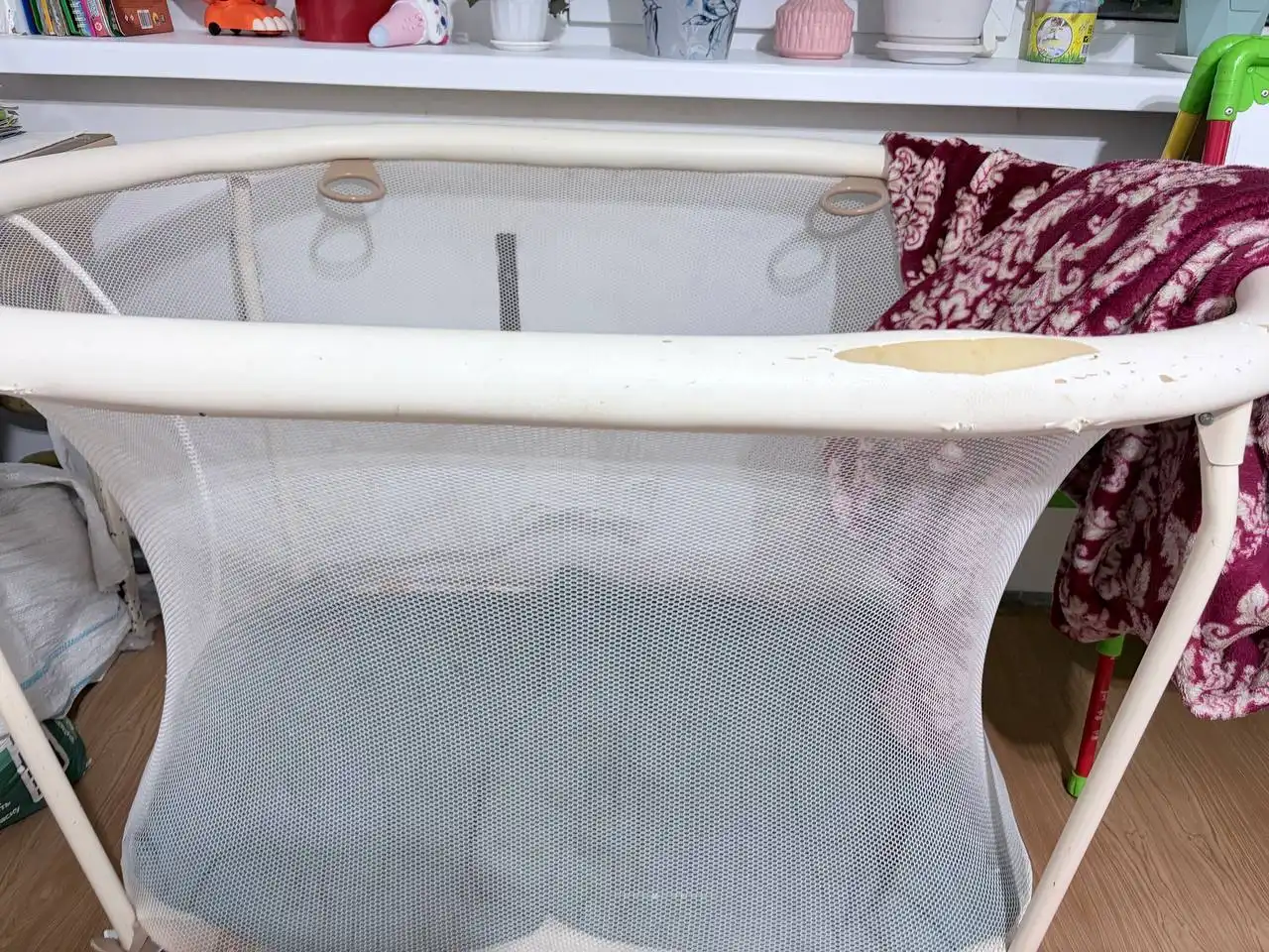 Отдам за шоколадку Аленку