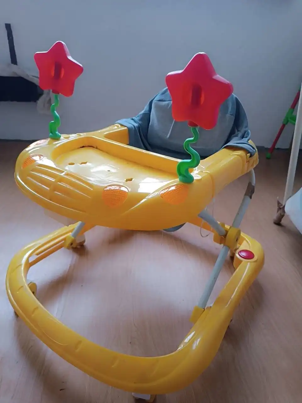 Отдам за шоколадку Аленку