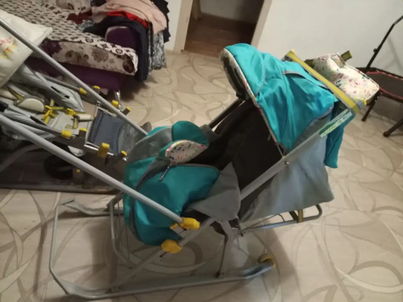 Санки-коляска в хорошем состоянии