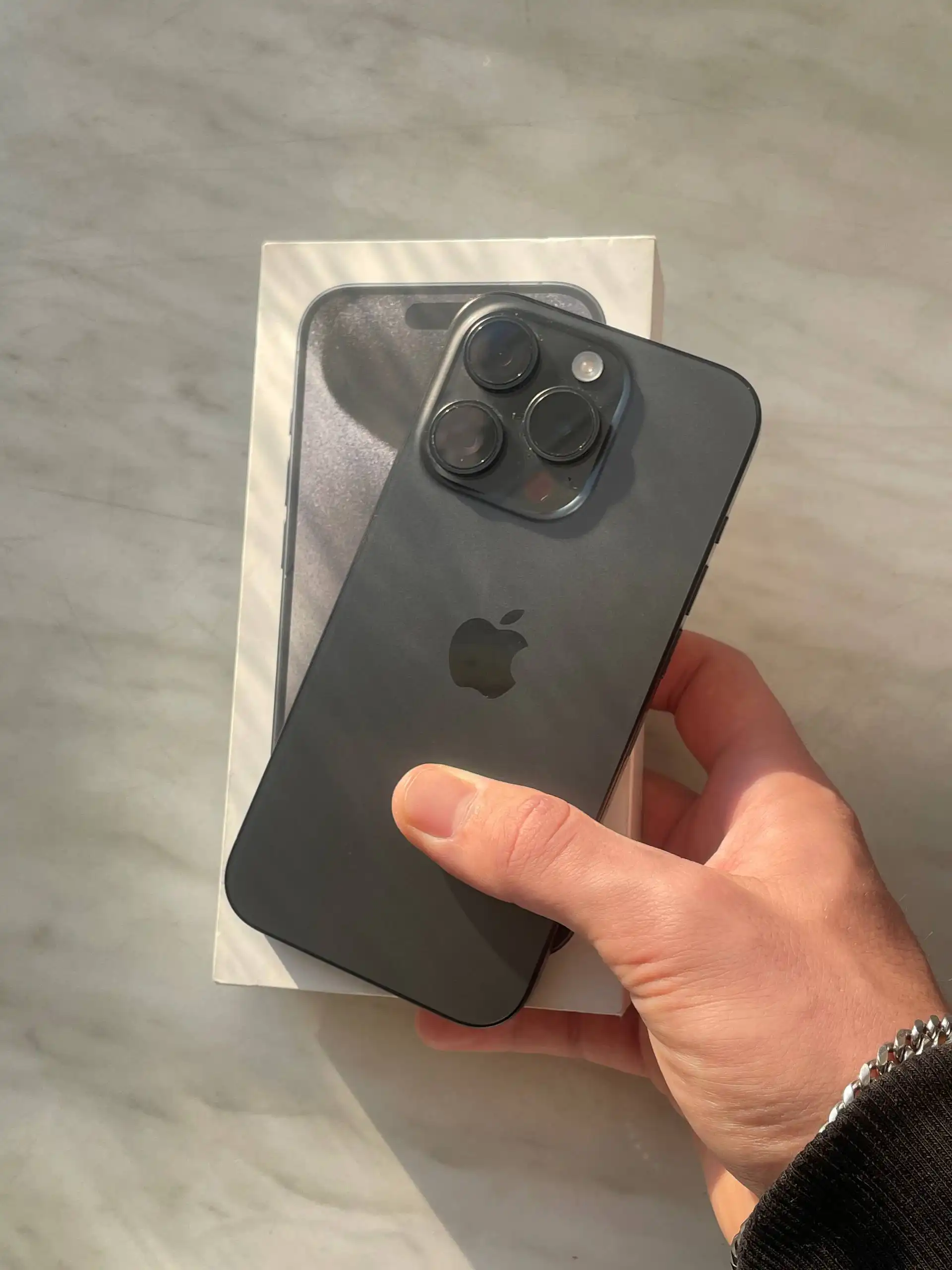 iPhone 15 Pro 128GB черный в отличном состоянии