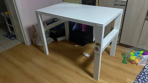 Стол Икея - Часы в Чебоксары