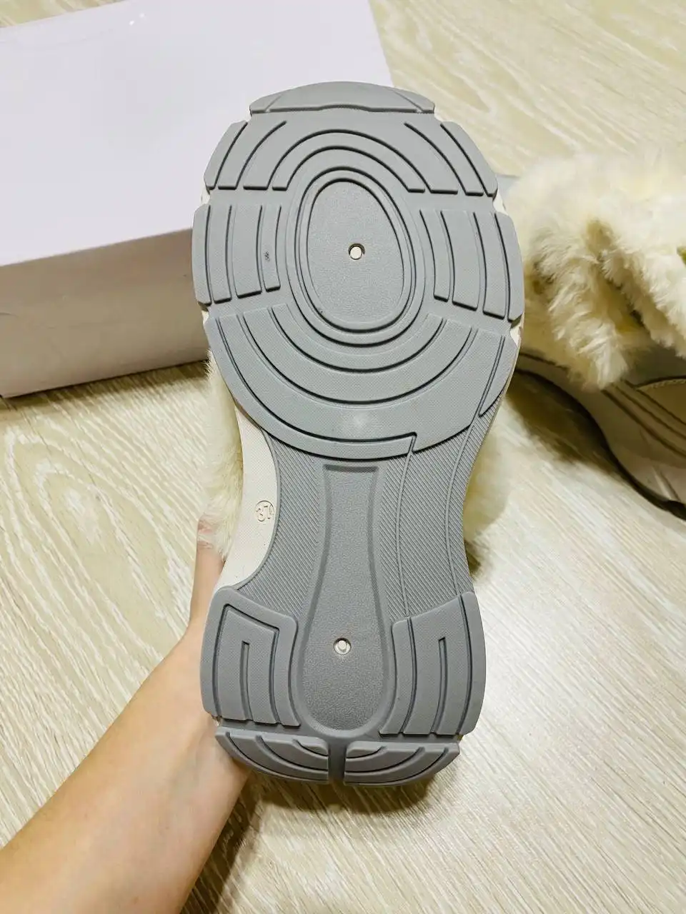 Новая зимняя обувь 36 размера