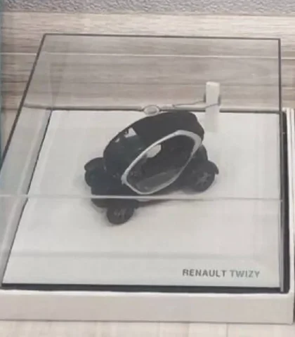 Коллекционная машинка Renault 1:43 - Хобби и отдых в Железнодорожный