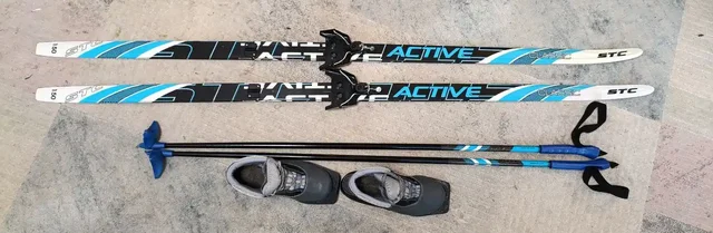 Комплект лыжи с палками и ботинками 150см - Лыжи в Балашиха