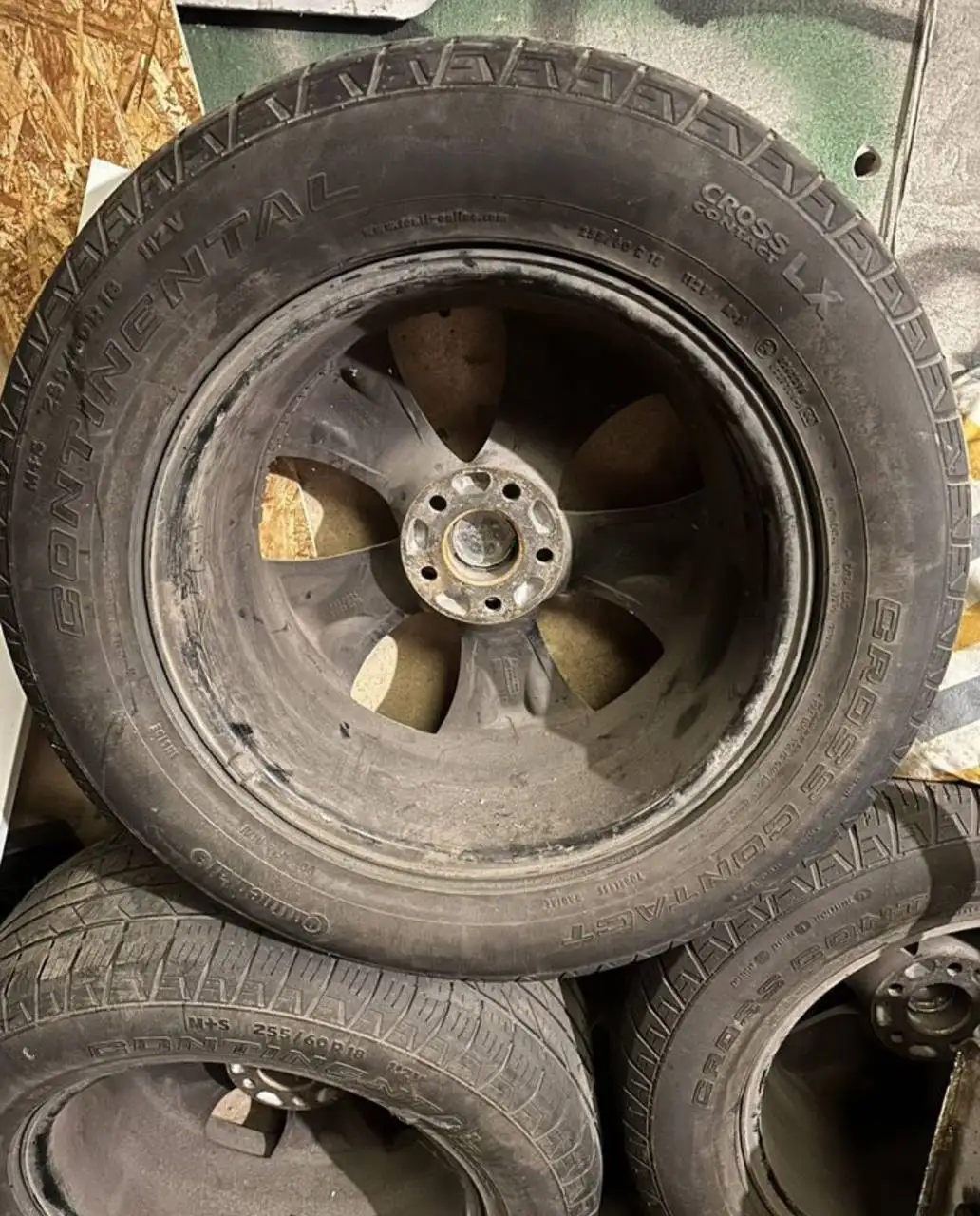 Диски с шинами NISSAN Continental 255/60 R18 - Диски и шины (Запчасти) в Балашиха