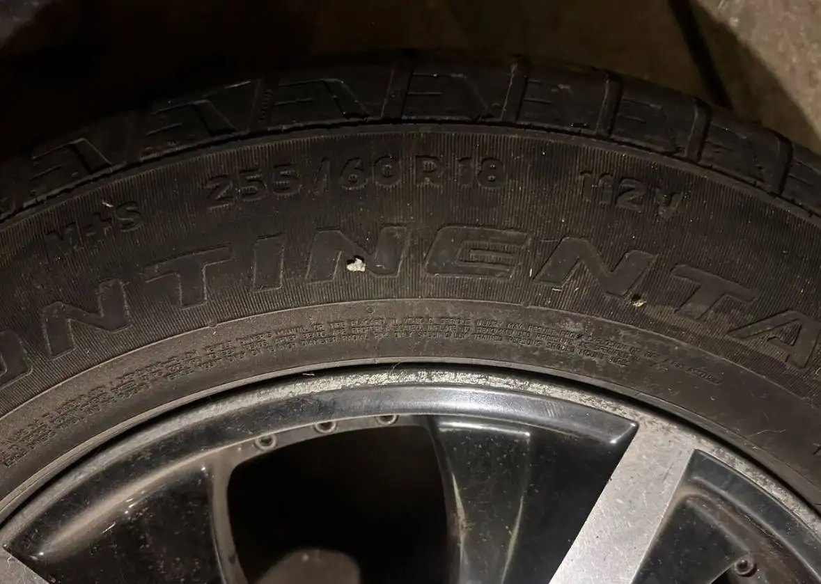 Диски с шинами NISSAN Continental 255/60 R18 - Диски и шины (Запчасти) в Балашиха