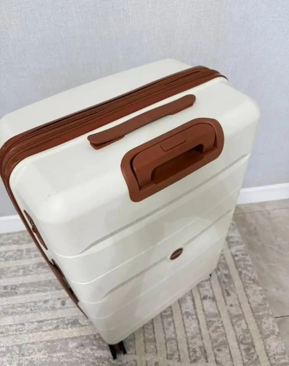 Бежевый чемодан 92 литра в отличном состоянии - Сумки и чемоданы (Барахолка) в Балашиха